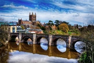 Hereford Cathedral over old bridge